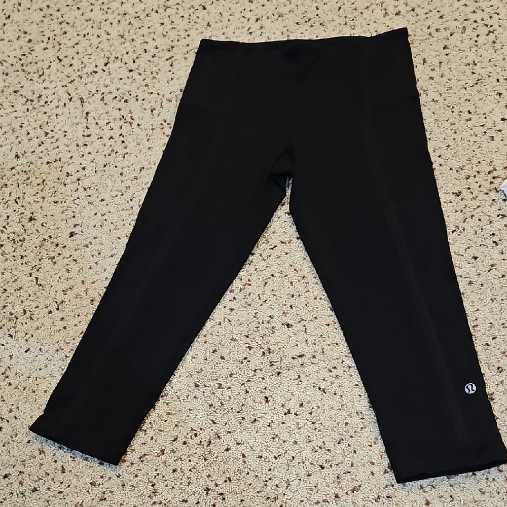 lululemon Black Leggings.  Size 6.  Good Shape.  There Is Some Lint.